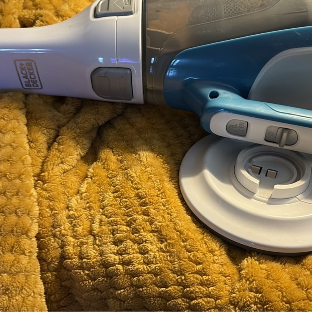 Black & Decker Blue and White Cordless Vacuum